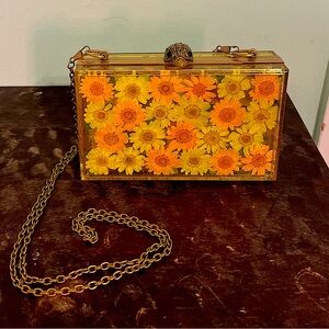 Kurt Geiger Flower Box Clutch Crossbody Purse in Yellow/Gold RARE!
